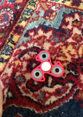 Kırmızı Renkli Üçgen Spinner Oyuncak - Görsel 2