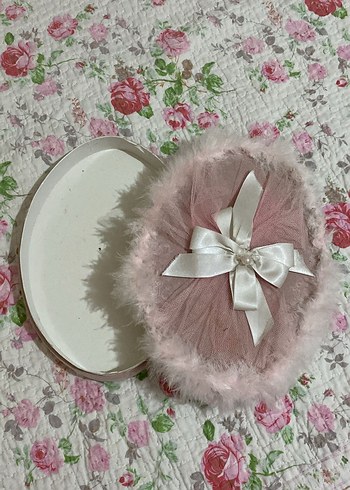 Pembe Tüylü Kutusu