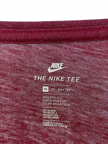 xs Beden bordo Renk Nike T-shirt %70 İndirimli.