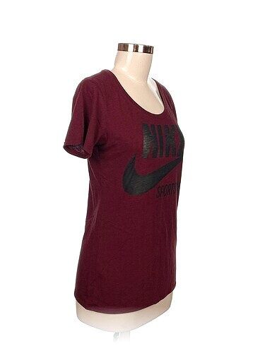 Nike Nike T-shirt %70 İndirimli.