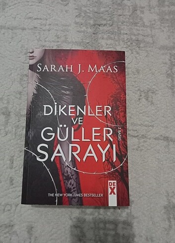 Dikenler ve güller sarayi