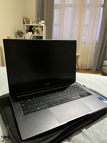 Huawei huwaei matebook laptop