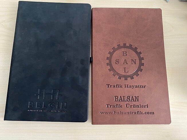 2 adet çizgili ajanda. Hiç kullanılmadı
