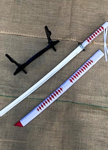 Beden siyah Renk Standlı ve kınlı katana internette 5600 tl