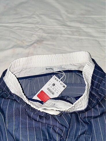 Bershka Boxer gorunumlu pantolon