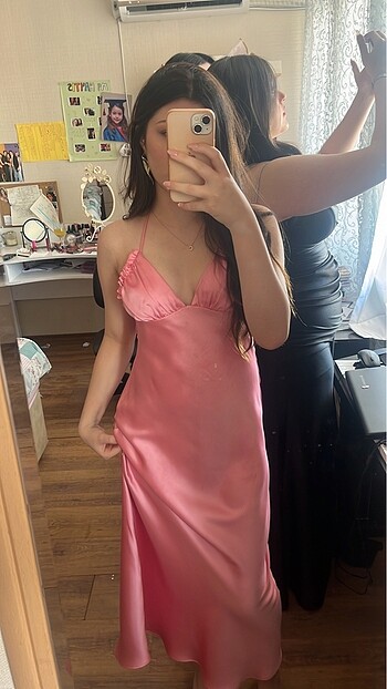 Popüler Zara Pembe Saten Elbisesi