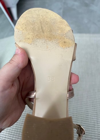 Zara Bej Süet Tokalı Blok Topuklu Kadın Ayakkabı