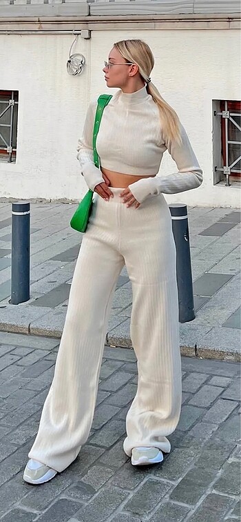 Trendyol & Milla Bej balıklı örgü crop kazak pantolon takım