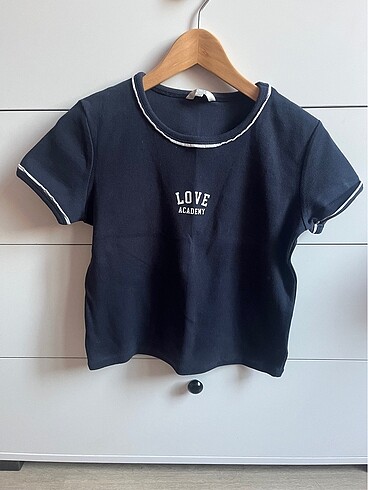 Lacivert crop