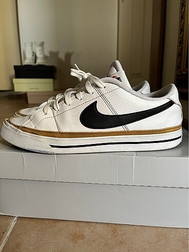 Nike Court Vision Low