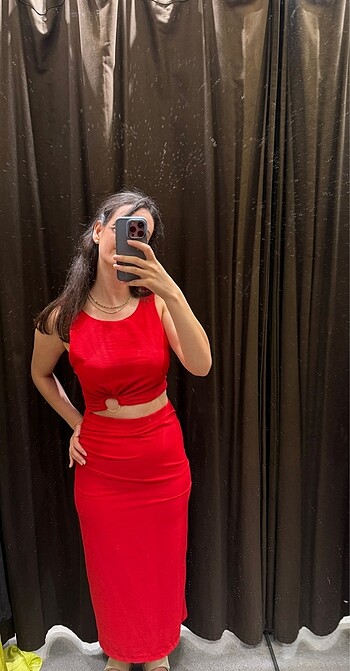 Zara kırmızı elbise