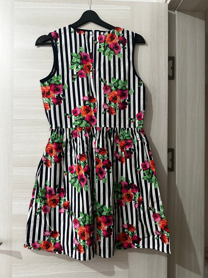 Çiçek Desenli Çizgili Midi Elbise - Görsel 2