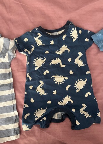 Gri Kısa Kollu Bebek Tulum - Görsel 2