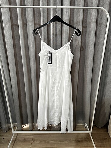 Trendyol & Milla Beyaz Askılı Şifon Elbise