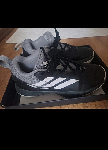 Adidas Basketbol ayakkabısı