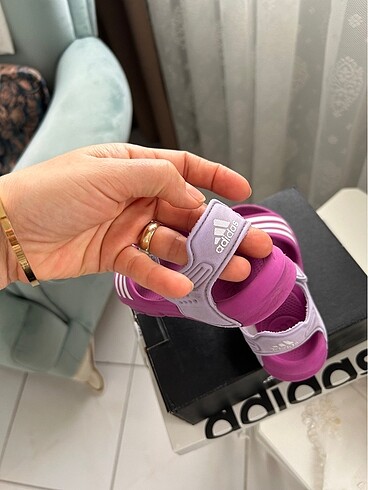 27 Beden Adidas sandalet