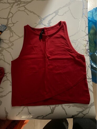 Stradivarius Crop kolsuz kırmızı