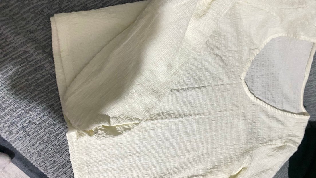 Kadın Beyaz Keten V Yaka Pliseli Bluz - Görsel 2