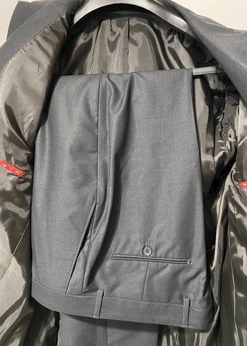 Gri Erkek Klasik Kesim Düğmeli Takım Elbise - Görsel 2