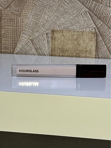 Beden Hourglass Concealer Creme