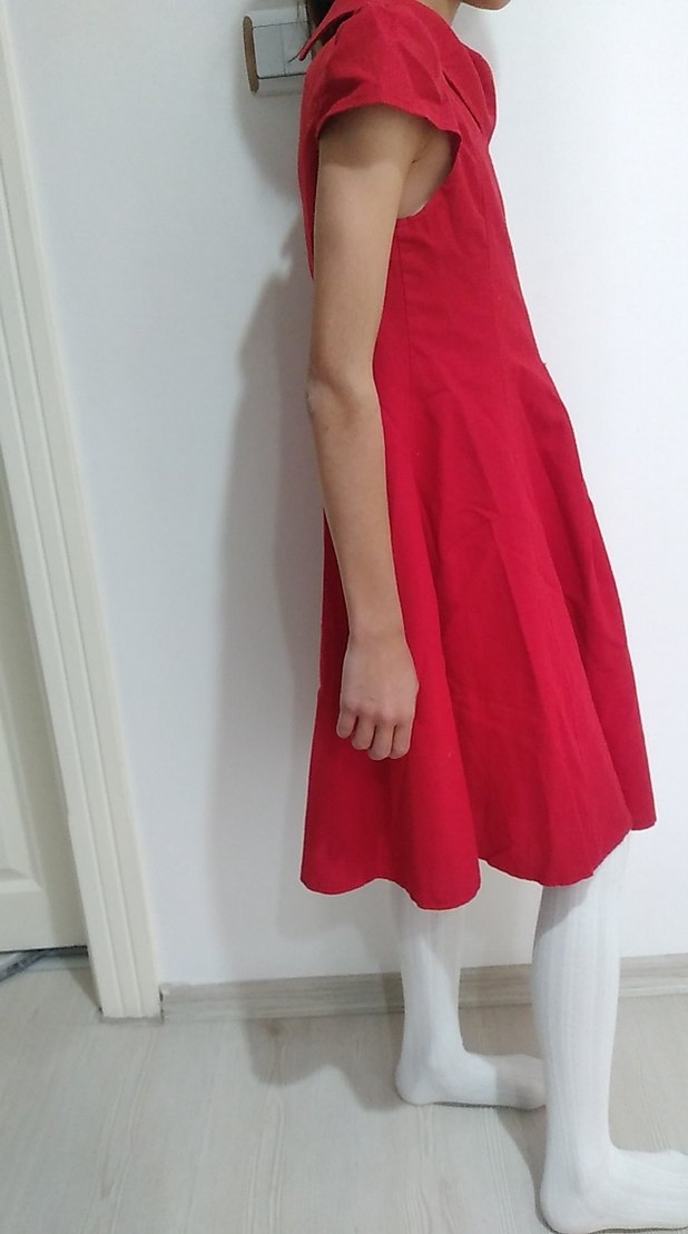 Kırmızı Pilili Kız Çocuk Elbisesi - Görsel 3