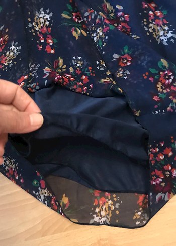 Kısa Kollu Mavi Çiçek Desenli Midi Elbise - Görsel 3