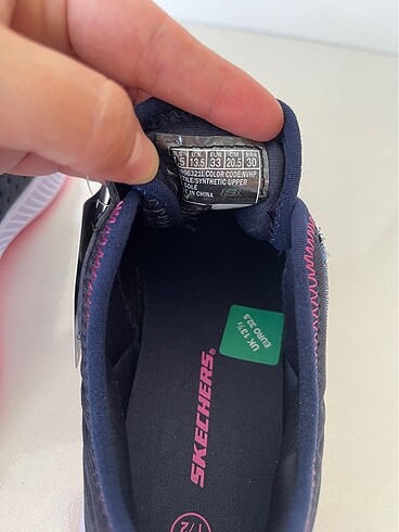 33 Beden lacivert Renk Skechers ayakkabı