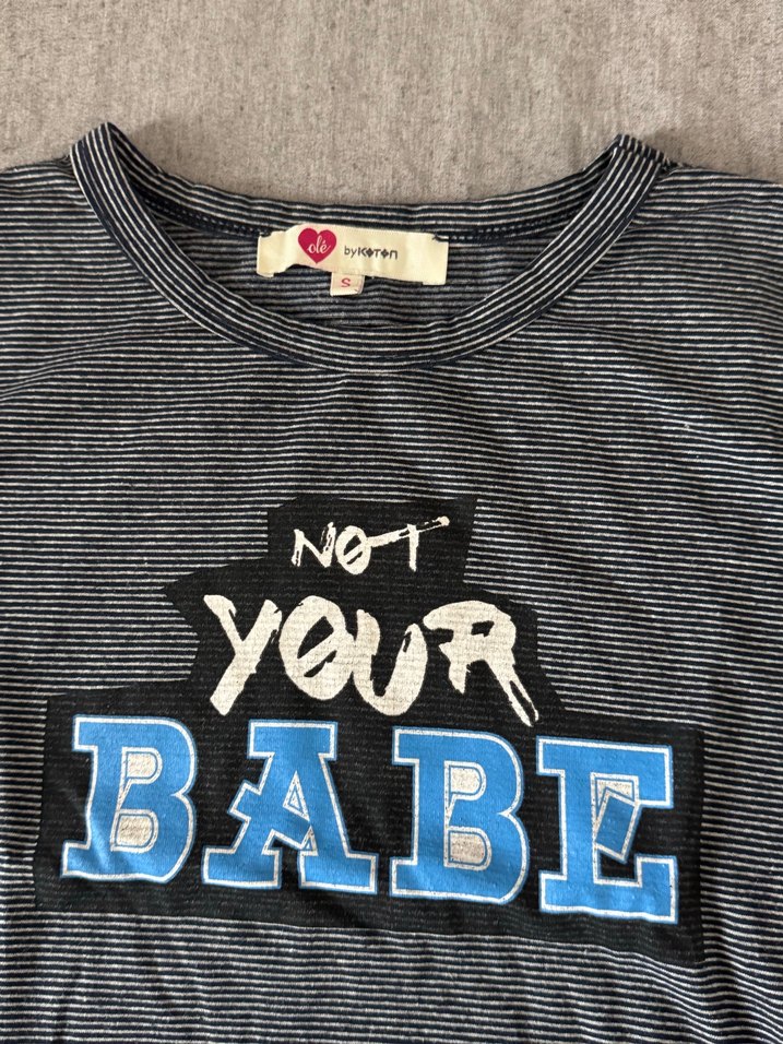 Gri Baskılı Kadın Tişört - Görsel 2