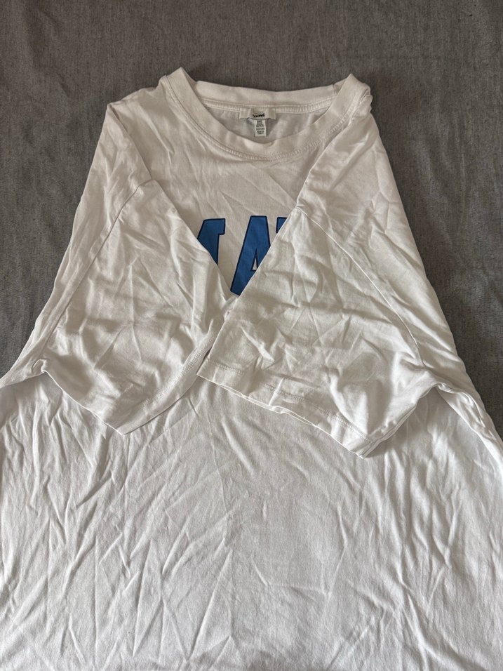 Beyaz Mavi Baskılı Tişört - Görsel 2