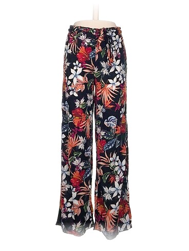 LC Waikiki Kumaş Pantolon %70 İndirimli.