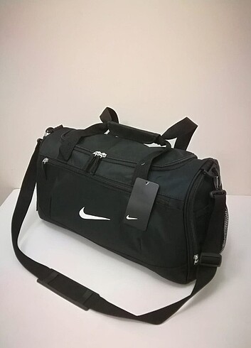 Nike NİKE KÜÇÜK BOY SİYAH SPOR ÇANTASI