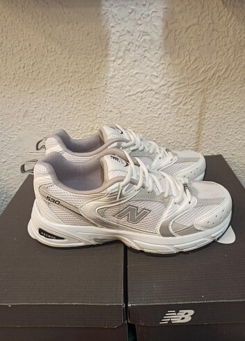 New Balance NEW BALANCE 530 BEYAZ/GRİ SPOR AYAKKABI