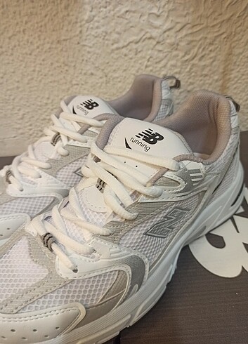 40 Beden beyaz Renk NEW BALANCE 530 BEYAZ/GRİ SPOR AYAKKABI
