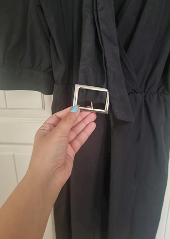 Siyah V Yakalı Midi Elbisesi - Görsel 3