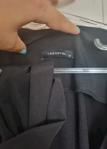 Siyah V Yakalı Midi Elbisesi - Görsel 6