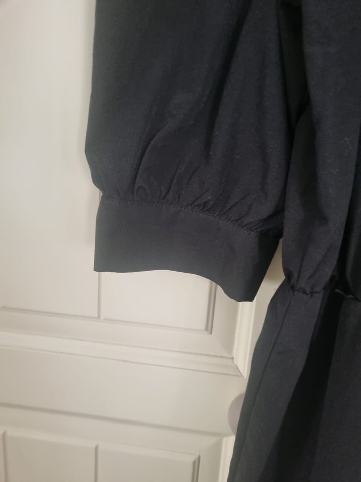 Siyah V Yakalı Midi  Elbisesi - Görsel 5