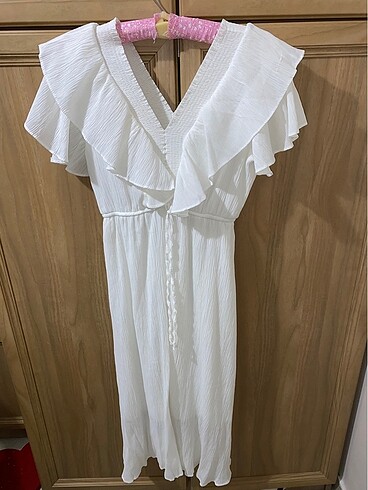 Uzun beyaz elbise