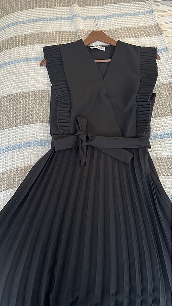 Pilili Kuşaklı Elbise - Görsel 2