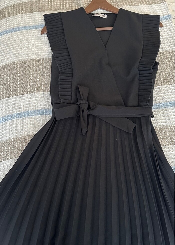 Pilili Kuşaklı Elbise - Görsel 2