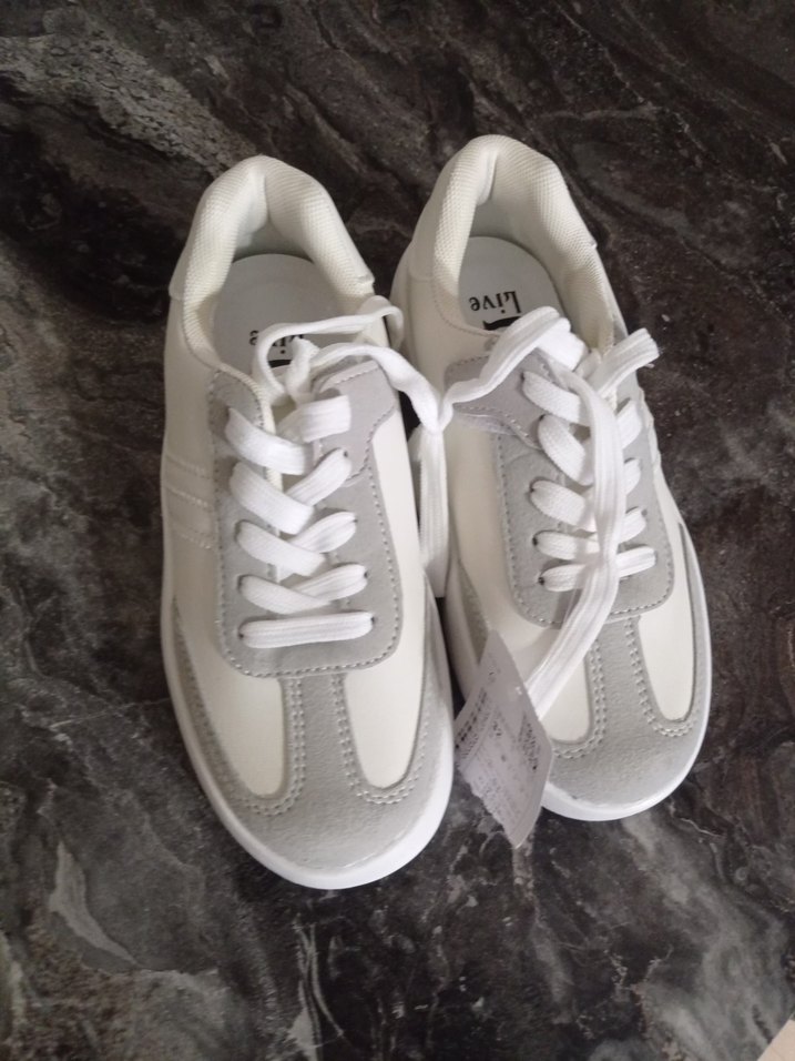 Beyaz Gri Minimalist Cocuk Spor Ayakkabı - Görsel 5