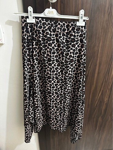 s Beden Leopar yarasa model etek