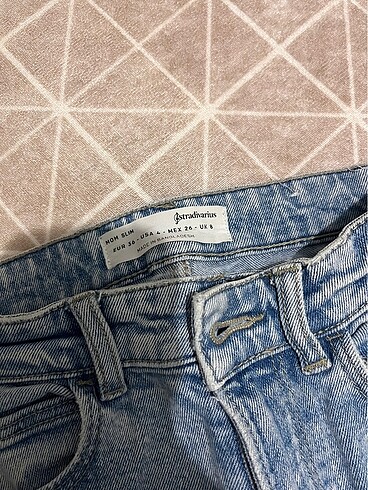 36 Beden Stradivarius jean