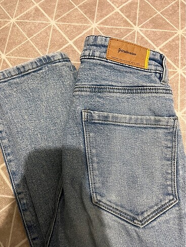 36 Beden mavi Renk Stradivarius jean