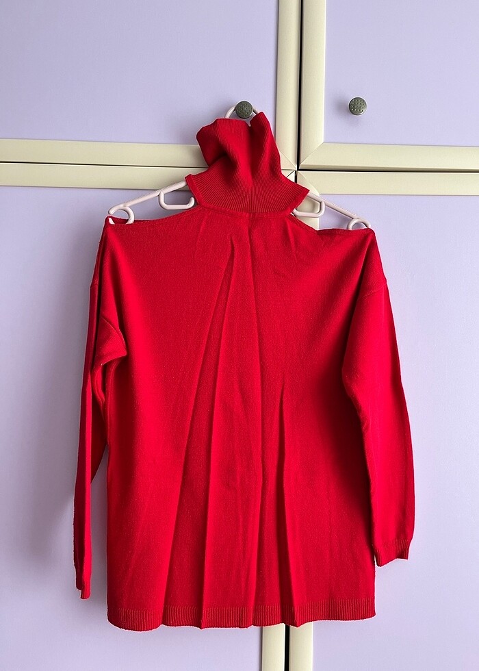 Dekolte kırmızı kazak - Görsel 3