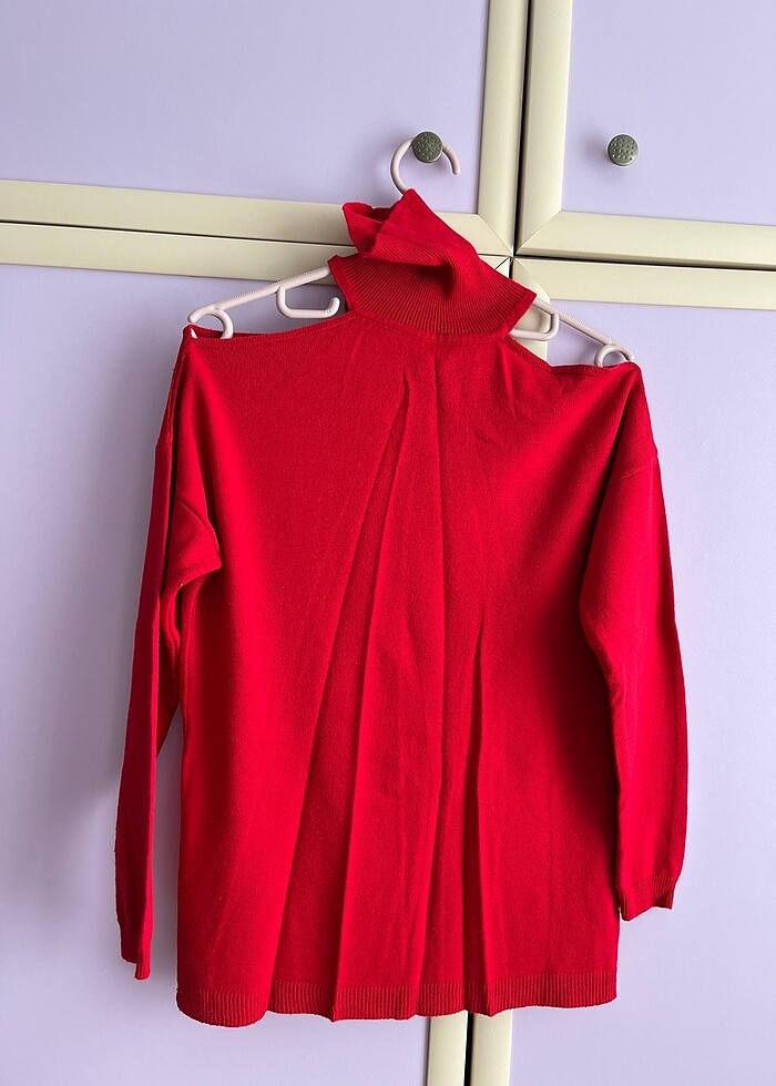 Dekolte kırmızı kazak - Görsel 2