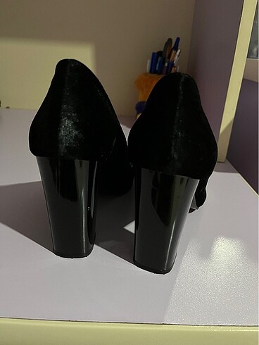 Kadın siyah topuklu ayakkabı - Görsel 3