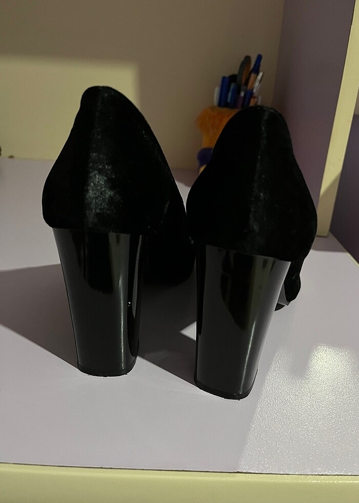 Kadın siyah topuklu ayakkabı - Görsel 3