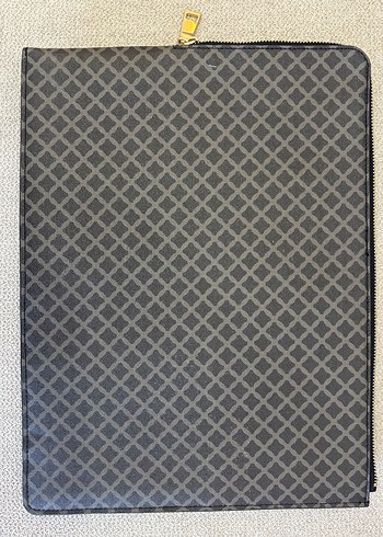 H&M bilgisayar veya tablet çantası