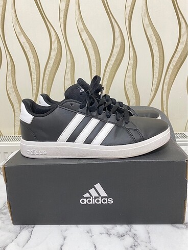 Adidas orijinal spor ayakkabı