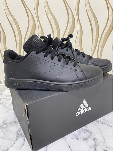 Adidas orijinal spor ayakkabı